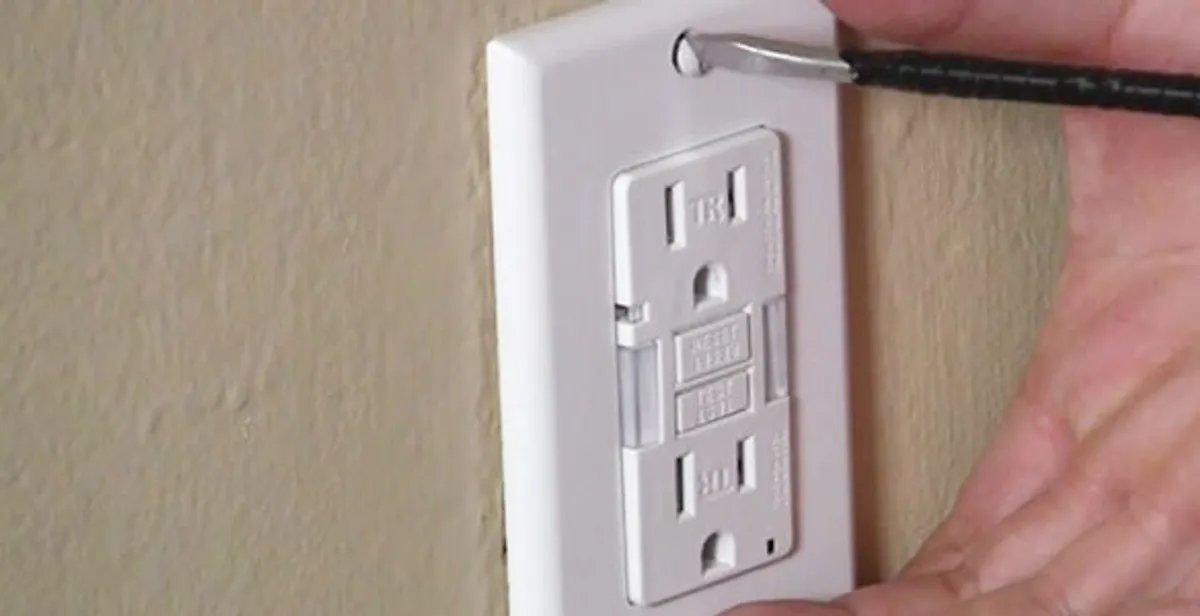 gfc outlets service securing and mounting ground fault circuit interrupter outlet by certified electricians in Tampa, FL